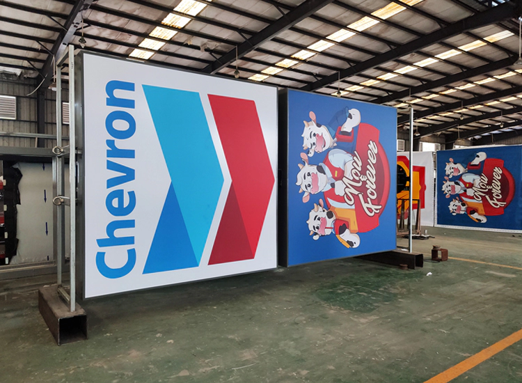 Large outdoor LED display screen for Chevron gas station pylon sign
