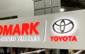 Outdoor car dealership pylon sign for Toyota and Hino manufactured by Grandview
