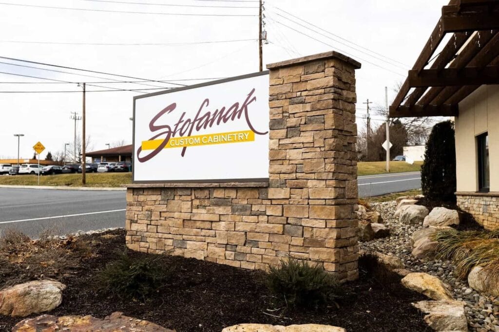 polycarbonate sign face for outdoor commercial pylon signs
